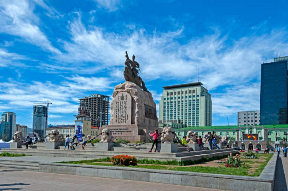 Улаанбаатарт өдөртөө 9 хэм дулаан